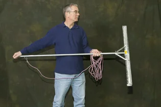 T-Weeder Tool Throwing Motion